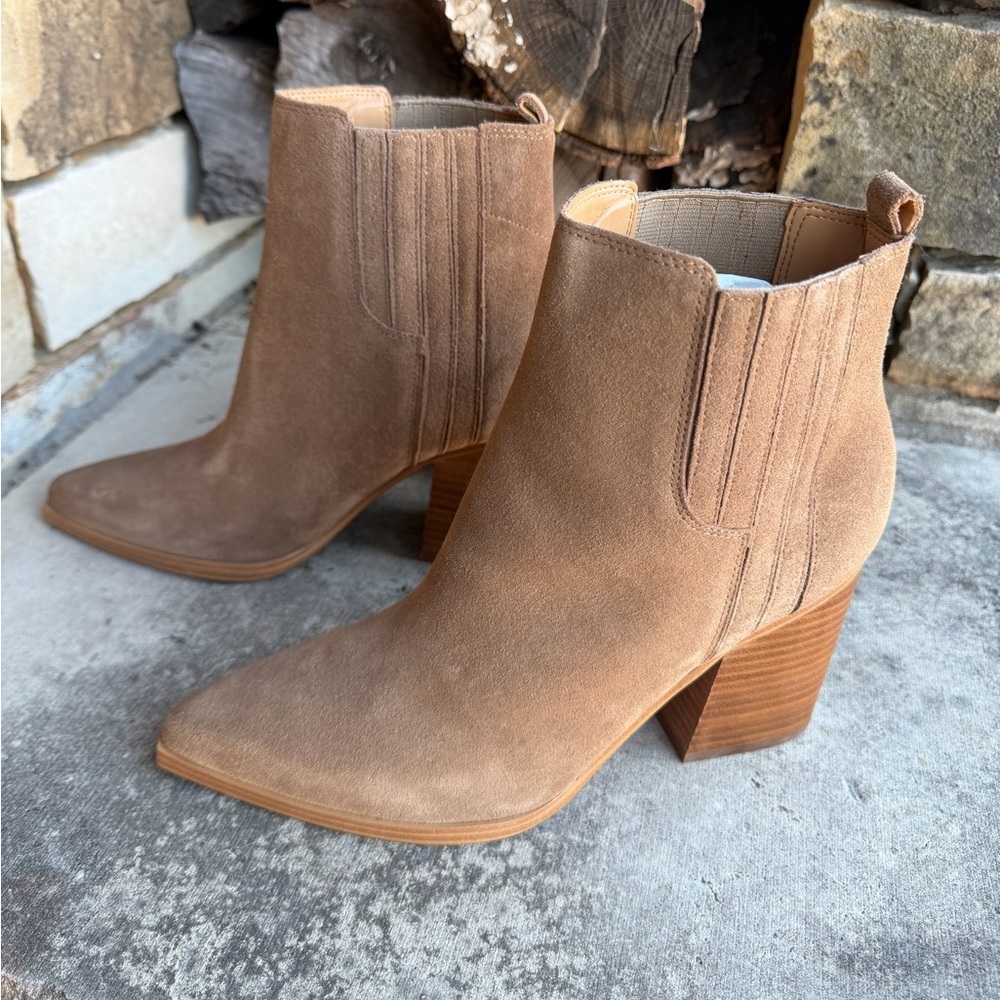 Marc Fisher women’s leather Suede Pointed-Toe Ankle Boots in tan. Sz-9.5M. LocW - Picture 5 of 12